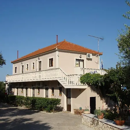 Kapnisi Hotel